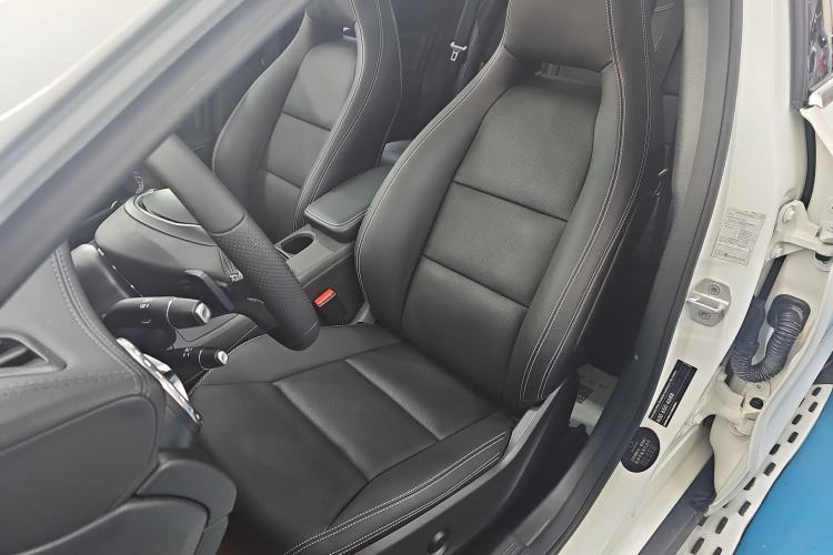 Used Mercedes-Benz GLA 2015 GLA 220 4MATIC Luxury Model
