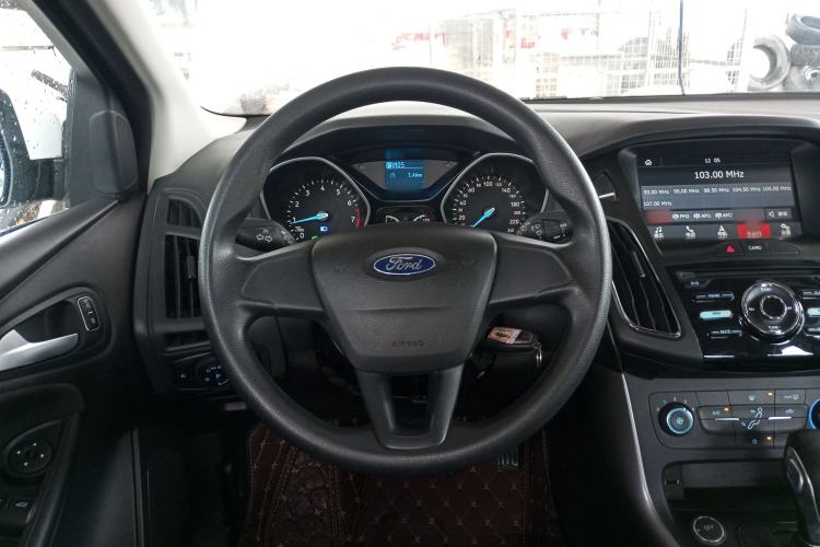 Used Ford Focus 2017 Hatchback 1.6L Automatic Comfort Plus SmartDrive Edition
