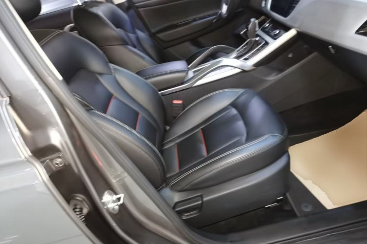 Used Geely Auto Emgrand X7 Sport 2018 1.8TD Automatic Two-Wheel Drive Zhiya Model
