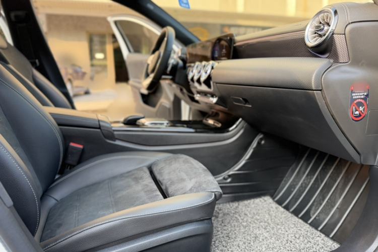 Used Mercedes-Benz A-Class 2022 Revised Version A 200 L Sport Sedan Fashionable Style
