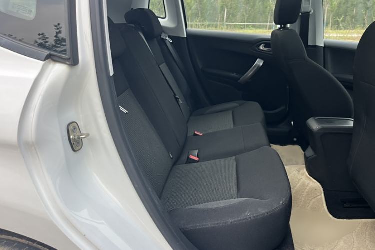 Used Peugeot 2008 2014 1.6L Manual Fashion Edition
