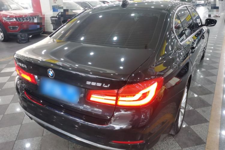 Used BMW 5 Series 2019 Facelifted 525Li Luxury Package
