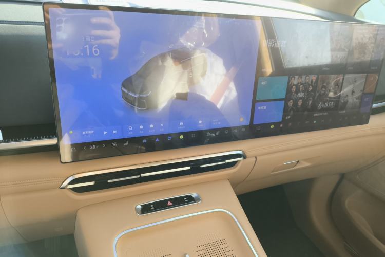 Used VOYAH Dream 2025 PHEV Four-Wheel Drive Excellence Kunpeng Edition
