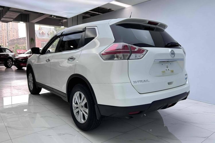 Used Nissan X-Trail 2015 2.0L CVT Comfort MAX Edition 2WD
