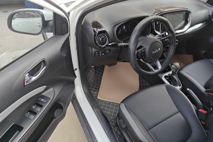 Used Kia kx1 Stonic 2021 1.4L CVT Fun Edition
