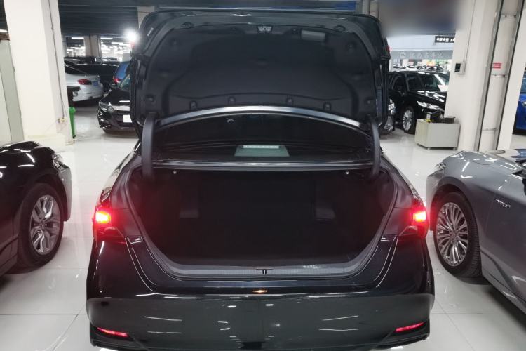 Used Toyota Avalon 2022 Dual-Engine 2.5L Luxury Edition