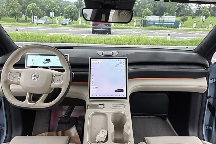 Used Nio ES6 2024 75 kWh
