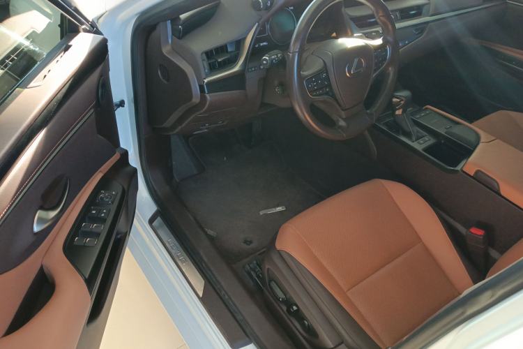 Used Lexus ES 2020 200 Excellence Edition