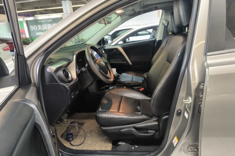 Used Toyota RAV4 2018 2.0L CVT Two-Wheel Drive Fashion X Edition
