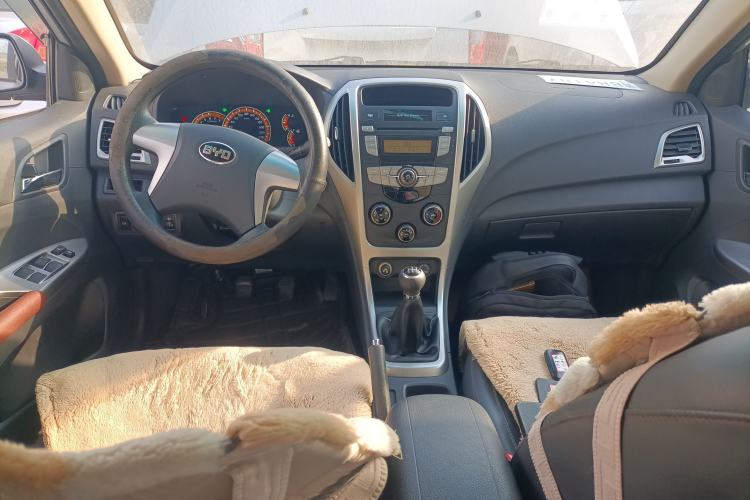 Used BYD F3 2015 Energy-Saving Edition 1.5L Manual Luxury Model
