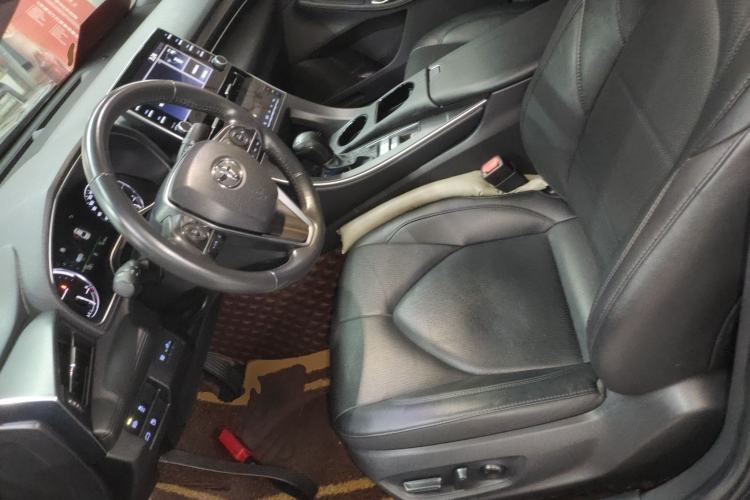 Used Toyota Avalon 2019 Dual-Engine 2.5L Luxury Edition China VI Standard
