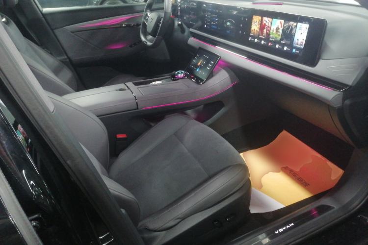 Used VOYAH PASSION 2024 PHEV Four-Wheel Drive Ultra-Long Range Flagship Model
