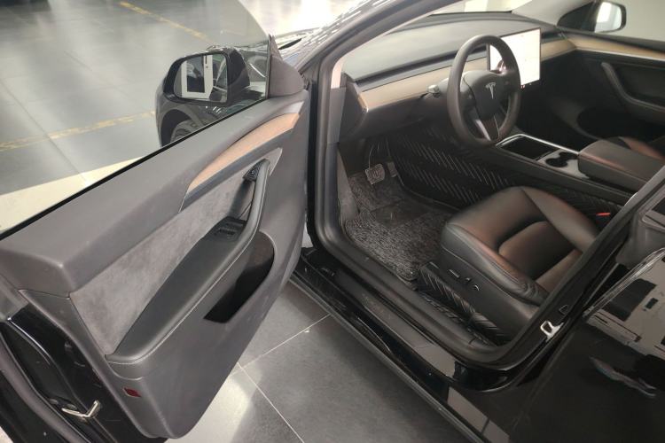 Used Tesla Model Y 2021 Standard Range Rear-Wheel Drive Version