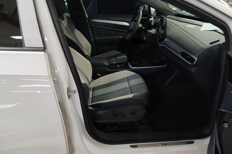 Used Volkswagen ID.4 CROZZ 2022 Long-Range PURE+ Edition
