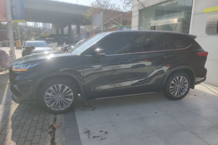 Used Toyota Highlander 2022 Dual-Engine 2.5L Four-Wheel Drive Prestige Version 7 Seats
