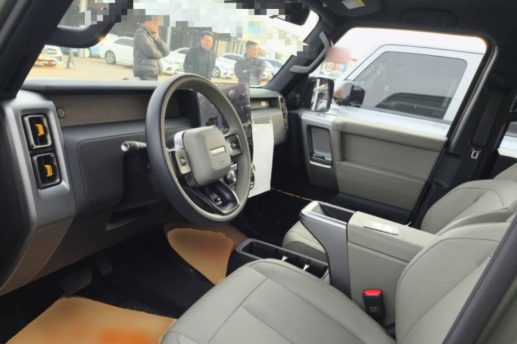 Used  V23 2025 501 Four-Wheel Drive Intelligent Driving Version
