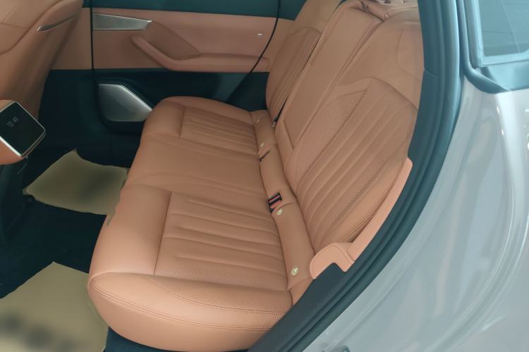 Used ONVO L60 2024 60 kWh All-Wheel Drive