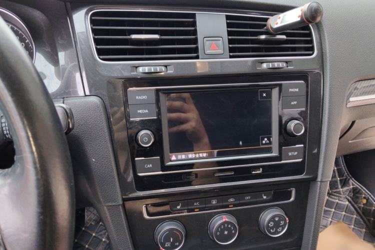 Used Volkswagen Golf 2018 230TSI Automatic Luxury Version
