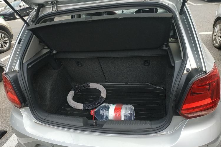 Used Volkswagen Polo 2014 1.6L Automatic Comfort Edition