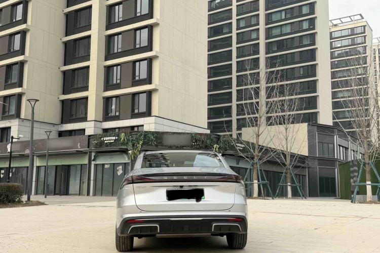 Used  L6 2025 EM-i 140km Starship Edition