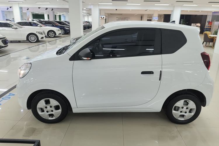 Used Roewe Clever 2021 302 km New Four-Seater Super-Efficient Version
