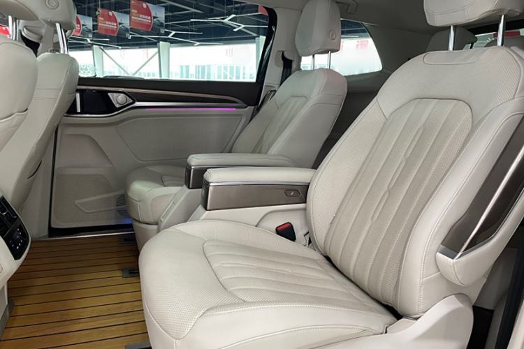 Used Volkswagen Viloran 2020 330TSI Luxury Edition
