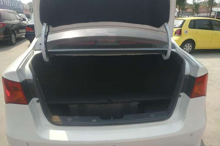 Used Roewe 350 2015 1.5L Manual Luxury Sunroof Edition
