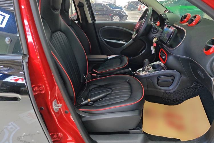 Used  forfour 2016 1.0L 52 kW Passion Edition
