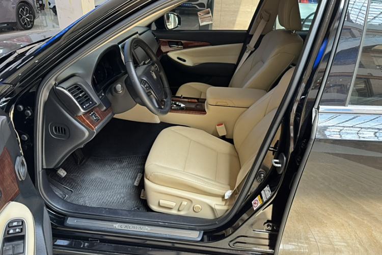 Used Toyota Crown 2015 2.5L Smart Edition
