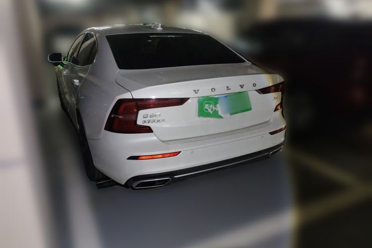 Used Volvo S60 2022 B4 Zhiyuan Luxury Edition
