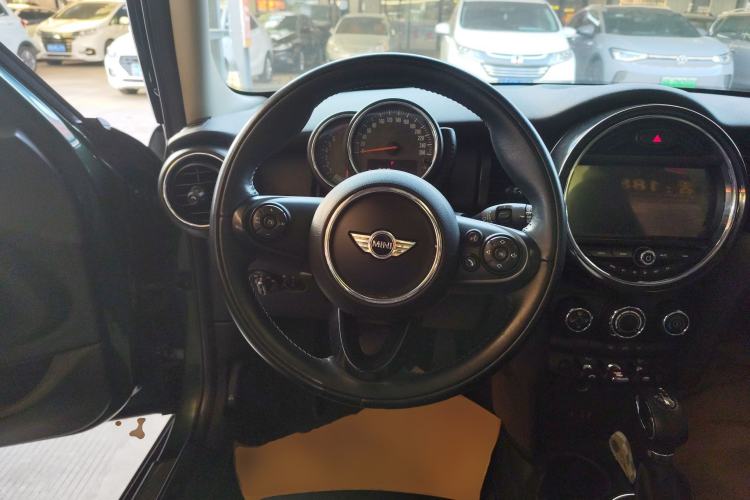 Used  MINI 2016 1.2T ONE Pioneer Edition Five-Door Version
