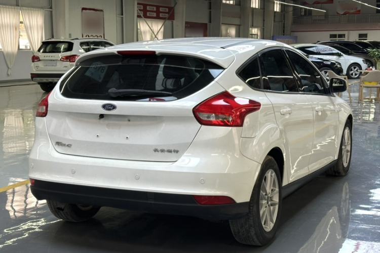 Used Ford Focus 2015 Hatchback EcoBoost 125 Automatic Supreme Style Edition
