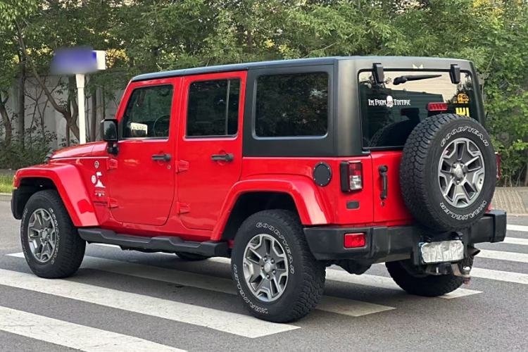Used  Wrangler 2017 3.0L Sahara Four-Door Comfort Edition
