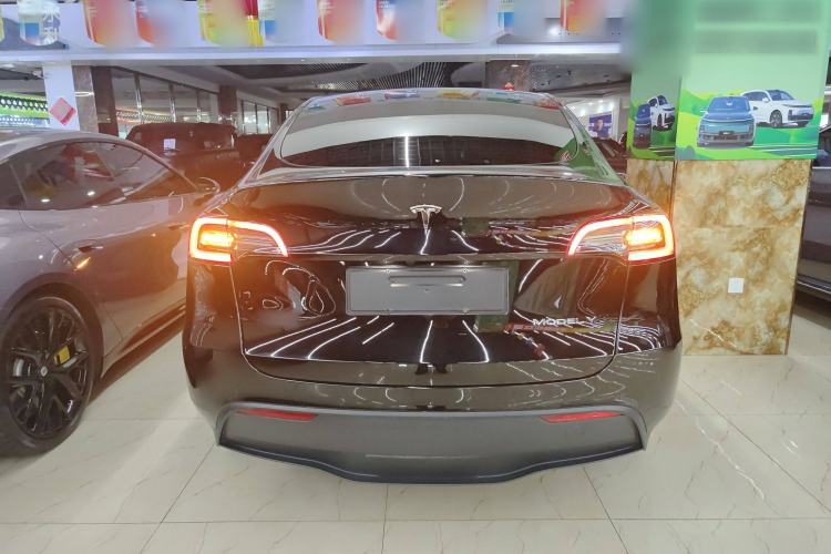 Used Tesla Model Y 2021 Long-Range All-Wheel-Drive Version 3D7
