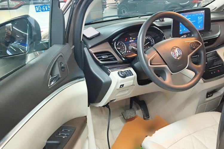 Used Buick GL8 2022 Land Cruiser Executive Class 652T Comfort Model