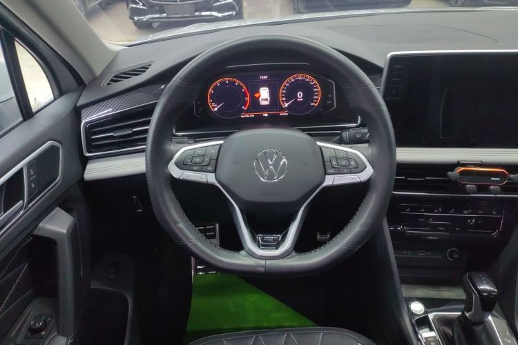 Used Volkswagen Tiguan L 2024 Outstanding Model 330TSI Automatic Two-Wheel Drive R-Line Dragon Glory Edition
