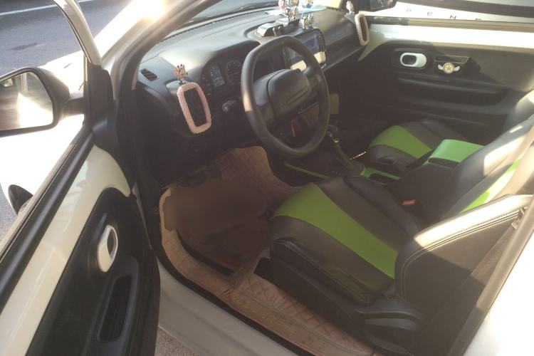 Used Roewe Clever 2021 302 km New Four-Seater Super-Efficient Version