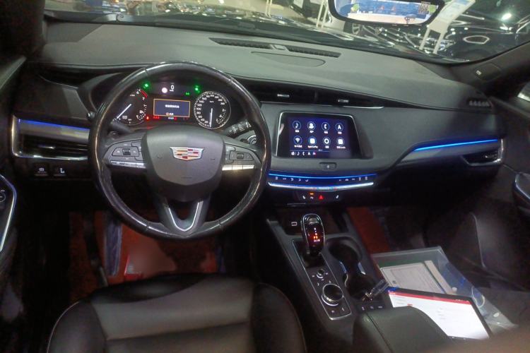 Used Cadillac XT4 2020 28T Two-Wheel-Drive Leading Version
