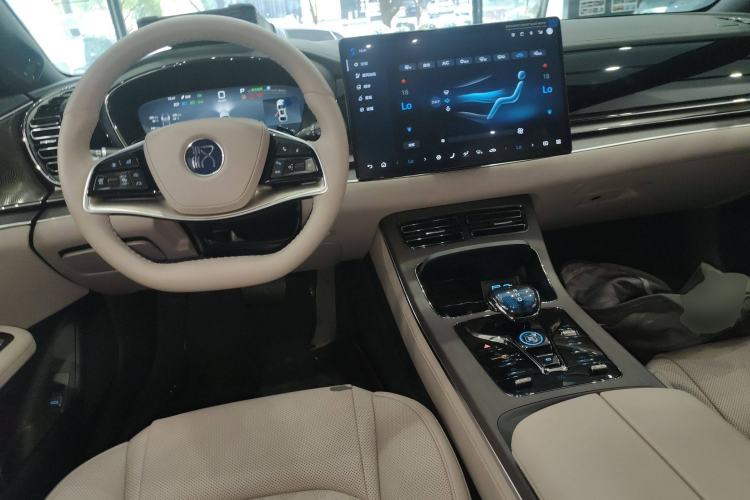 Used BYD Han 2025 EV Intelligent Driving Edition 701KM LiDAR Flagship Model
