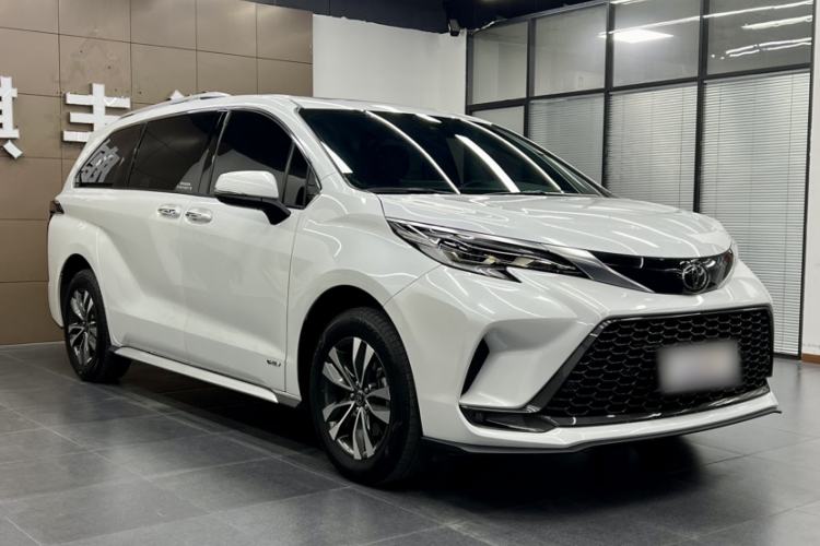 Used Toyota Granvia 2024 2.5L Hybrid Luxury Edition
