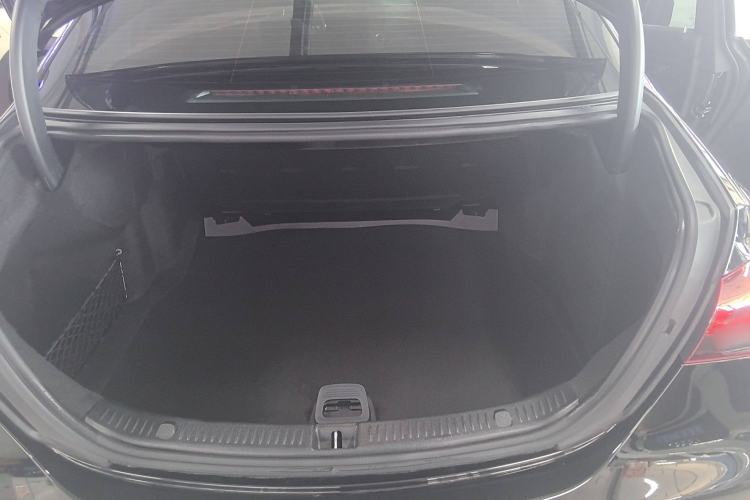 Used Mercedes-Benz E-Class 2022 Second Facelift E 300 L Sporty and Stylish Edition
