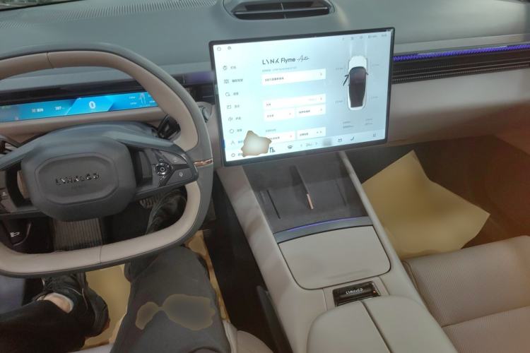 Used Lynk & Co Z10 2025 71 kWh 602 km Range Rear-Wheel Drive Pro
