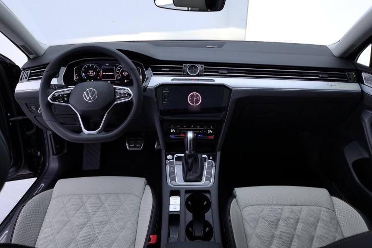 Used Volkswagen Magotan 2023 2 Million Units Commemorative Edition 330TSI DSG Luxury Version
