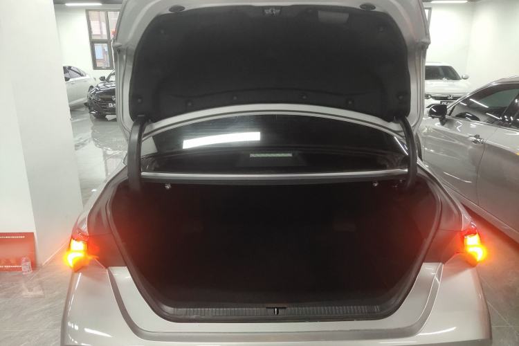 Used Toyota Avalon 2019 2.0L XLE Premium Edition China VI
