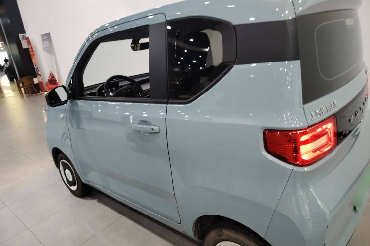Used Wuling Hongguang MINIEV 2021 Macaron Sandwich Model 170 km Lithium Iron Phosphate
