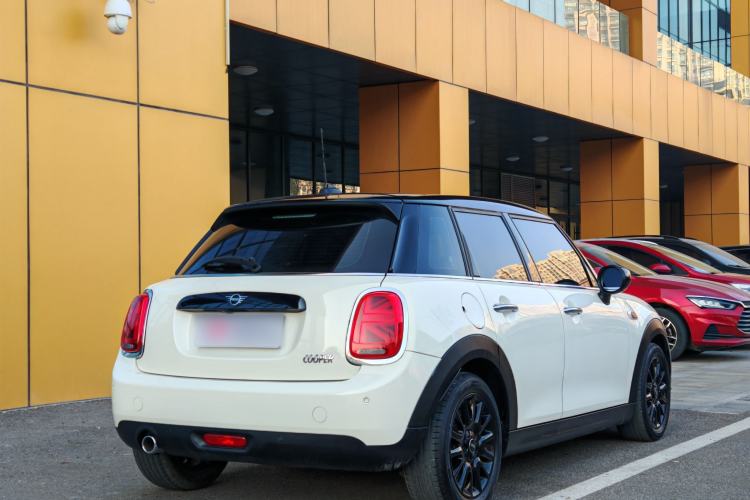 Used  MINI 2021 1.5T COOPER Classic Edition Five-Door Version