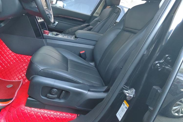 Used Land Rover Discovery 2018 2.0T SE
