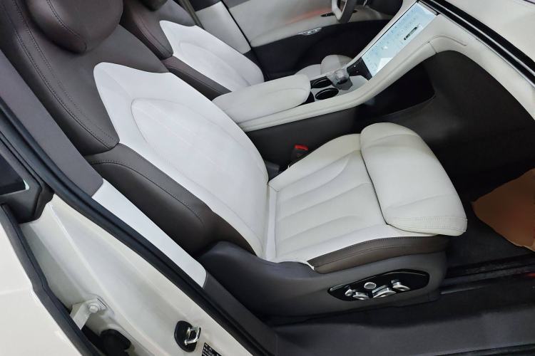 Used  LS7 2023 90 kWh Elite All-Wheel-Drive Version
