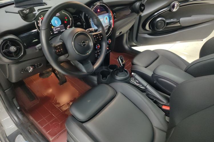 Used  MINI 2023 1.5T COOPER Artist
