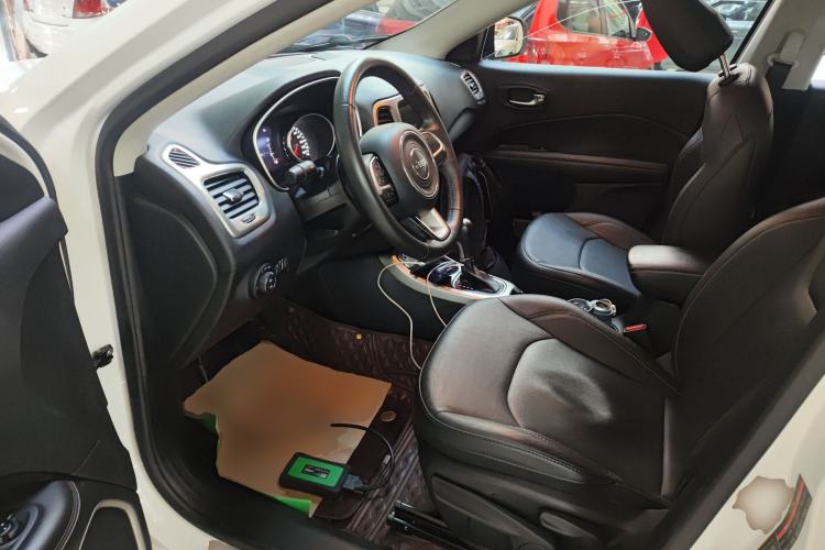 Used  Compass 2017 200T Automatic Family Edition
